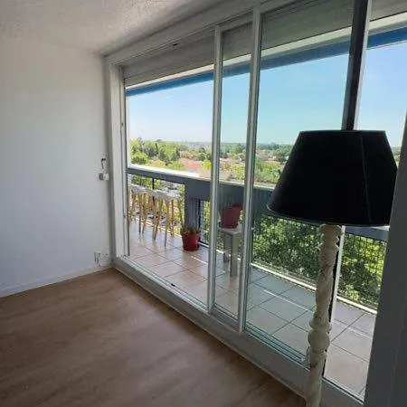 Avec Parking Apartment