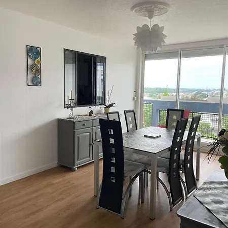 Avec Parking Apartment *